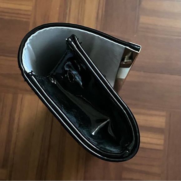 Vintage Fioni Night Vinyl Two-Tone Barrel Clutch Purse Black White - Picture 4 of 9